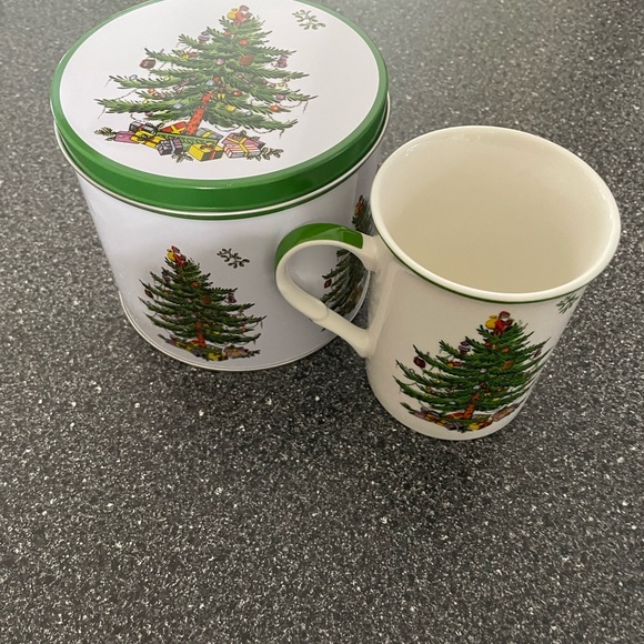 Spode Christmas Tree Mug in a Tin - Picture 6 of 8